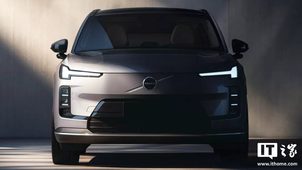 沃尔沃发布全新 SMA 超级混动架构，首款车型 XC70 亮相
